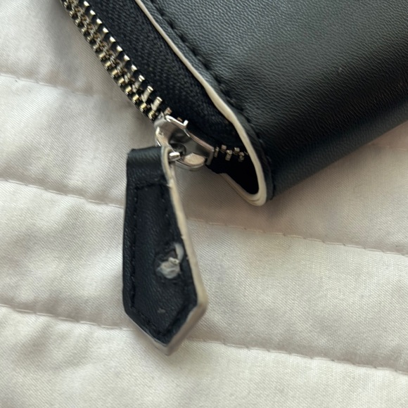 Vera Bradley Zip Around Continental Clutch Wallet black faux leather - Picture 4 of 4